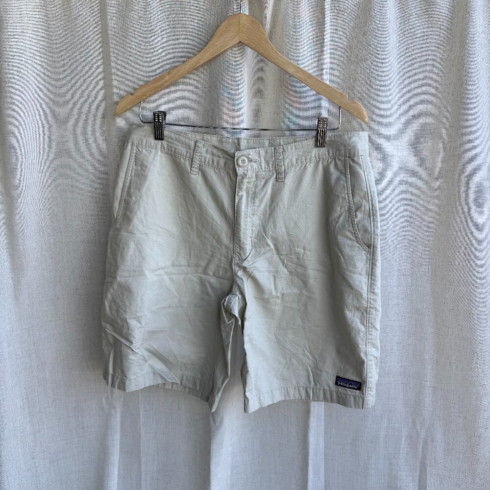 Patagonia Organic Cotton Shorts – Men’s 32 – Light Khaki